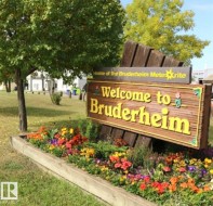 5413 46 Street Bruderheim, AB T0B 0S0