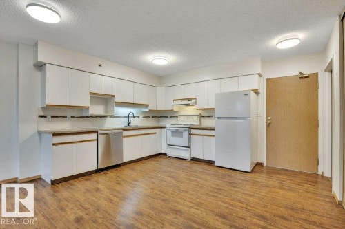 305 4906 47 Avenue, Leduc, AB - Indoor Photo Showing Kitchen