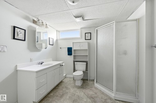 7719 71 Avenue, Edmonton, AB - Indoor Photo Showing Bathroom
