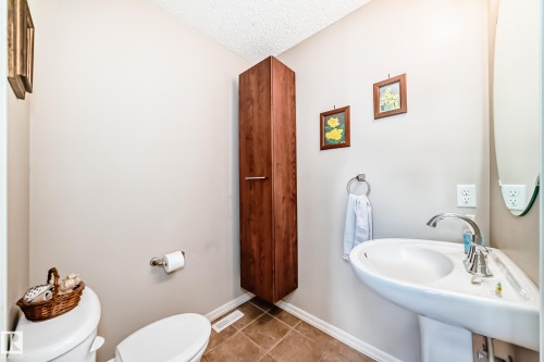 13 1730 Leger Gate, Edmonton, AB - Indoor Photo Showing Bathroom