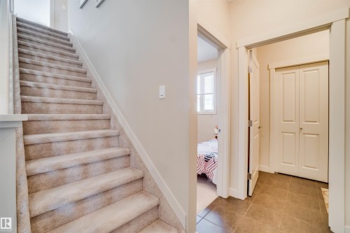 3843 Agar Green, Edmonton, AB - Indoor Photo Showing Other Room