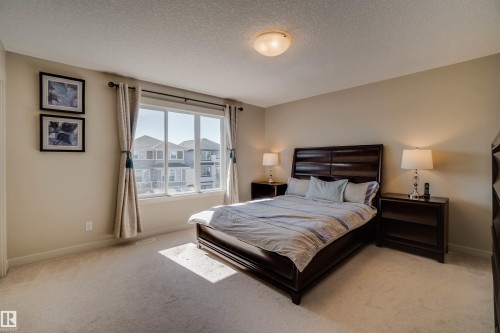 3843 Agar Green, Edmonton, AB - Indoor Photo Showing Bedroom