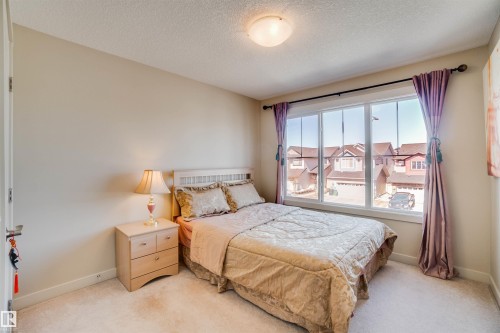3843 Agar Green, Edmonton, AB - Indoor Photo Showing Bedroom