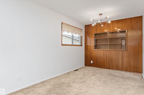 7123 Delwood Road, Edmonton, AB - Indoor Photo Showing Other Room