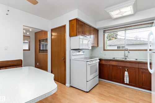 7123 Delwood Road, Edmonton, AB - Indoor Photo Showing Kitchen With Double Sink