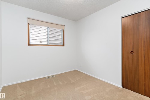 7123 Delwood Road, Edmonton, AB - Indoor Photo Showing Other Room