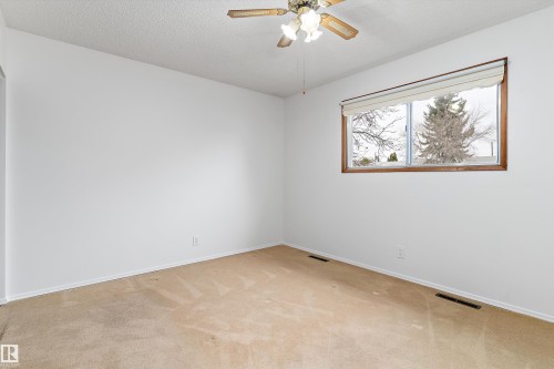 7123 Delwood Road, Edmonton, AB - Indoor Photo Showing Other Room