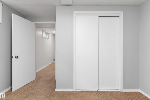 7123 Delwood Road, Edmonton, AB - Indoor Photo Showing Other Room