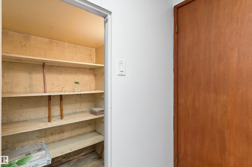 7123 Delwood Road, Edmonton, AB - Indoor