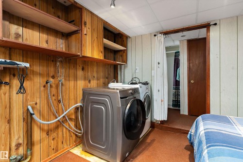 7123 Delwood Road, Edmonton, AB - Indoor Photo Showing Laundry Room