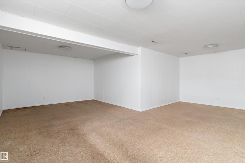 7123 Delwood Road, Edmonton, AB - Indoor Photo Showing Other Room