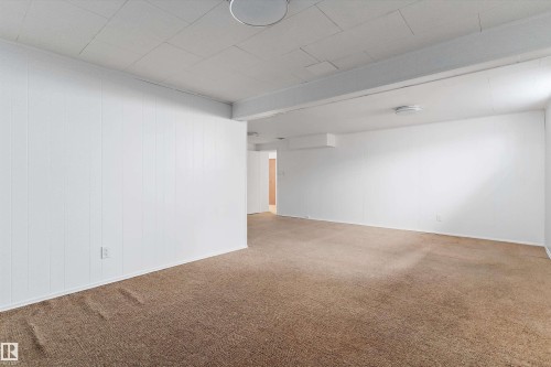 7123 Delwood Road, Edmonton, AB - Indoor Photo Showing Other Room