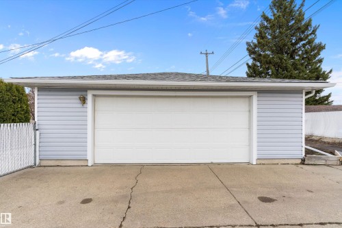 7123 Delwood Road, Edmonton, AB - Outdoor With Exterior