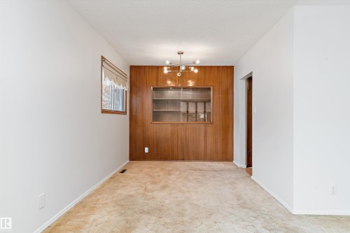 7123 Delwood Road, Edmonton, AB - Indoor Photo Showing Other Room
