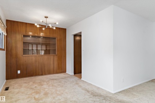 7123 Delwood Road, Edmonton, AB - Indoor Photo Showing Other Room