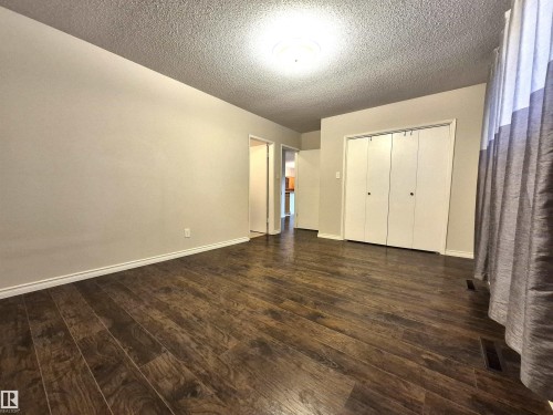 11440 44A Avenue, Edmonton, AB - Indoor Photo Showing Other Room