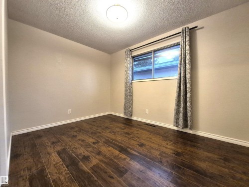 11440 44A Avenue, Edmonton, AB - Indoor Photo Showing Other Room