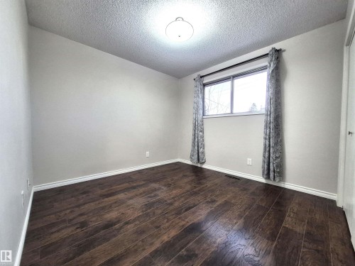 11440 44A Avenue, Edmonton, AB - Indoor Photo Showing Other Room