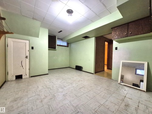 11440 44A Avenue, Edmonton, AB - Indoor