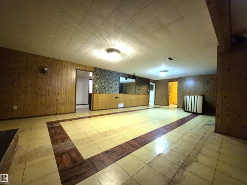 11440 44A Avenue, Edmonton, AB - Indoor Photo Showing Other Room