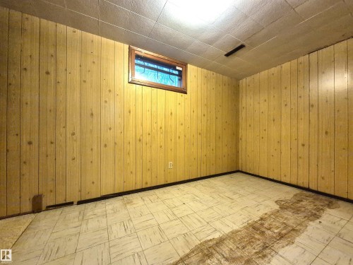 11440 44A Avenue, Edmonton, AB - Indoor Photo Showing Other Room
