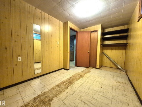 11440 44A Avenue, Edmonton, AB - Indoor Photo Showing Other Room