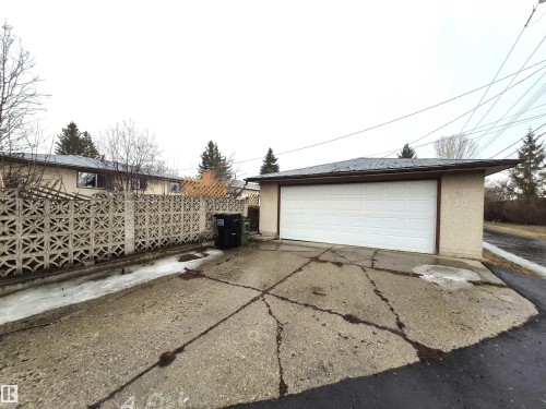 11440 44A Avenue, Edmonton, AB - Outdoor