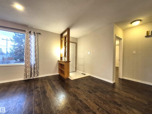 11440 44A Avenue, Edmonton, AB - Indoor Photo Showing Other Room