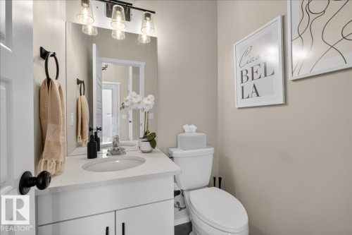 2530 Orchards Way, Edmonton, AB - Indoor Photo Showing Bathroom