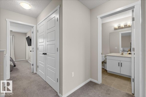 2530 Orchards Way, Edmonton, AB - Indoor