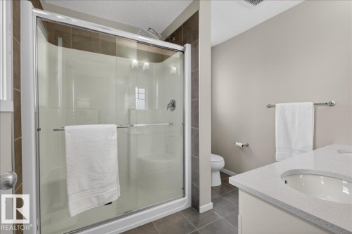 2530 Orchards Way, Edmonton, AB - Indoor Photo Showing Bathroom