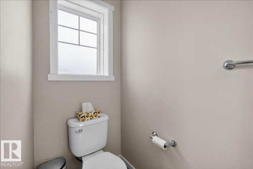 2530 Orchards Way, Edmonton, AB - Indoor Photo Showing Bathroom