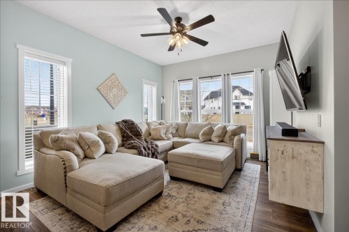 2530 Orchards Way, Edmonton, AB - Indoor Photo Showing Living Room