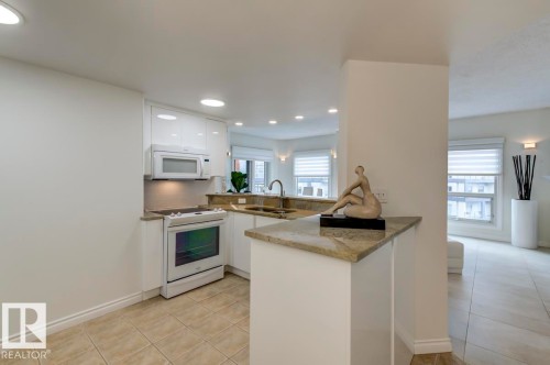 606 10108 125 Street, Edmonton, AB - Indoor Photo Showing Kitchen