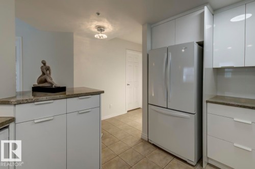 606 10108 125 Street, Edmonton, AB - Indoor Photo Showing Kitchen