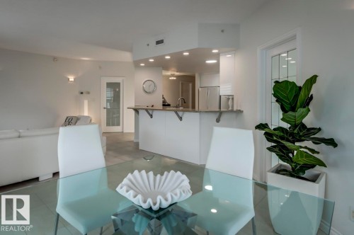 606 10108 125 Street, Edmonton, AB - Indoor Photo Showing Kitchen