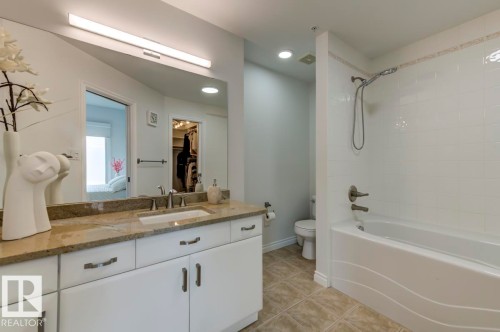 606 10108 125 Street, Edmonton, AB - Indoor Photo Showing Bathroom