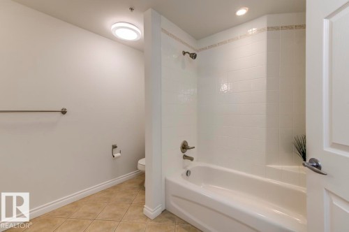 606 10108 125 Street, Edmonton, AB - Indoor Photo Showing Bathroom