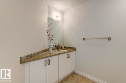 606 10108 125 Street, Edmonton, AB - Indoor Photo Showing Bathroom