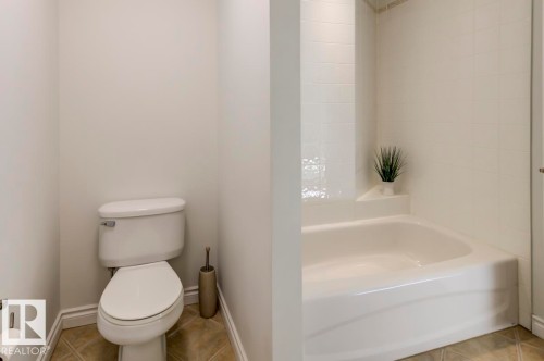 606 10108 125 Street, Edmonton, AB - Indoor Photo Showing Bathroom