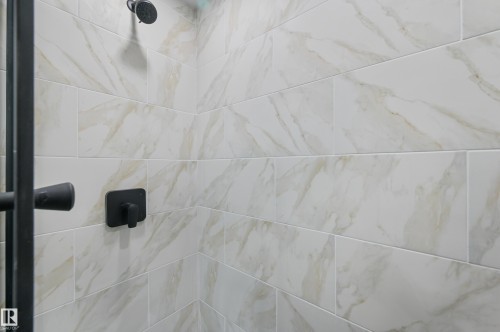 13228 83 Street Nw, Edmonton, AB - Indoor Photo Showing Bathroom
