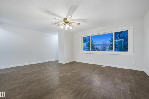 13228 83 Street Nw, Edmonton, AB - Indoor Photo Showing Other Room