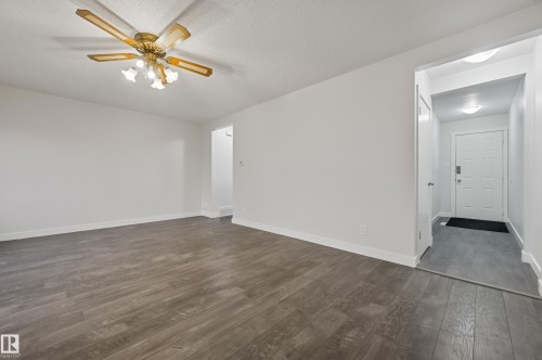 13228 83 Street Nw, Edmonton, AB - Indoor Photo Showing Other Room
