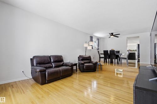 4203 52 Avenue, Beaumont, AB - Indoor Photo Showing Living Room