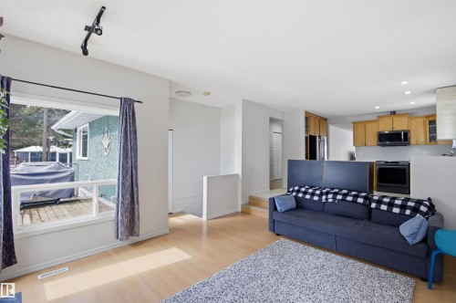 4203 52 Avenue, Beaumont, AB - Indoor Photo Showing Living Room