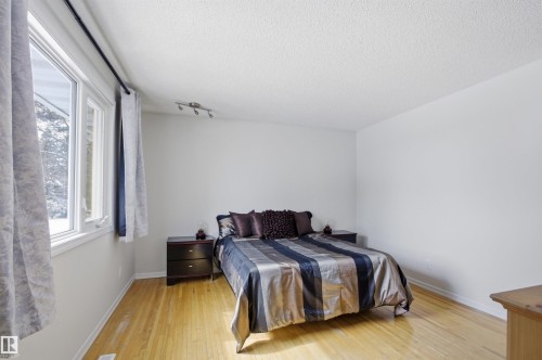 4203 52 Avenue, Beaumont, AB - Indoor