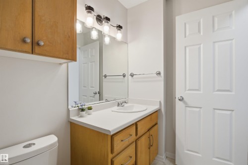 4203 52 Avenue, Beaumont, AB - Indoor Photo Showing Bathroom