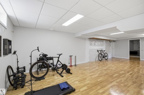 4203 52 Avenue, Beaumont, AB - Indoor