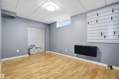 4203 52 Avenue, Beaumont, AB - Indoor