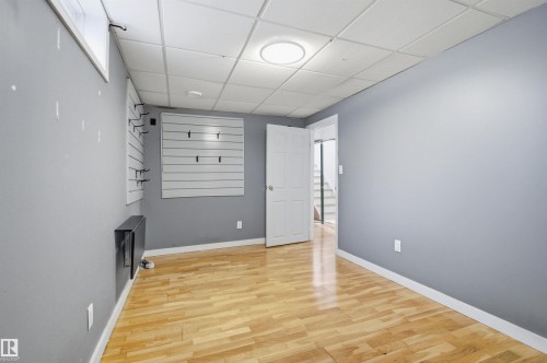 4203 52 Avenue, Beaumont, AB - Indoor Photo Showing Other Room